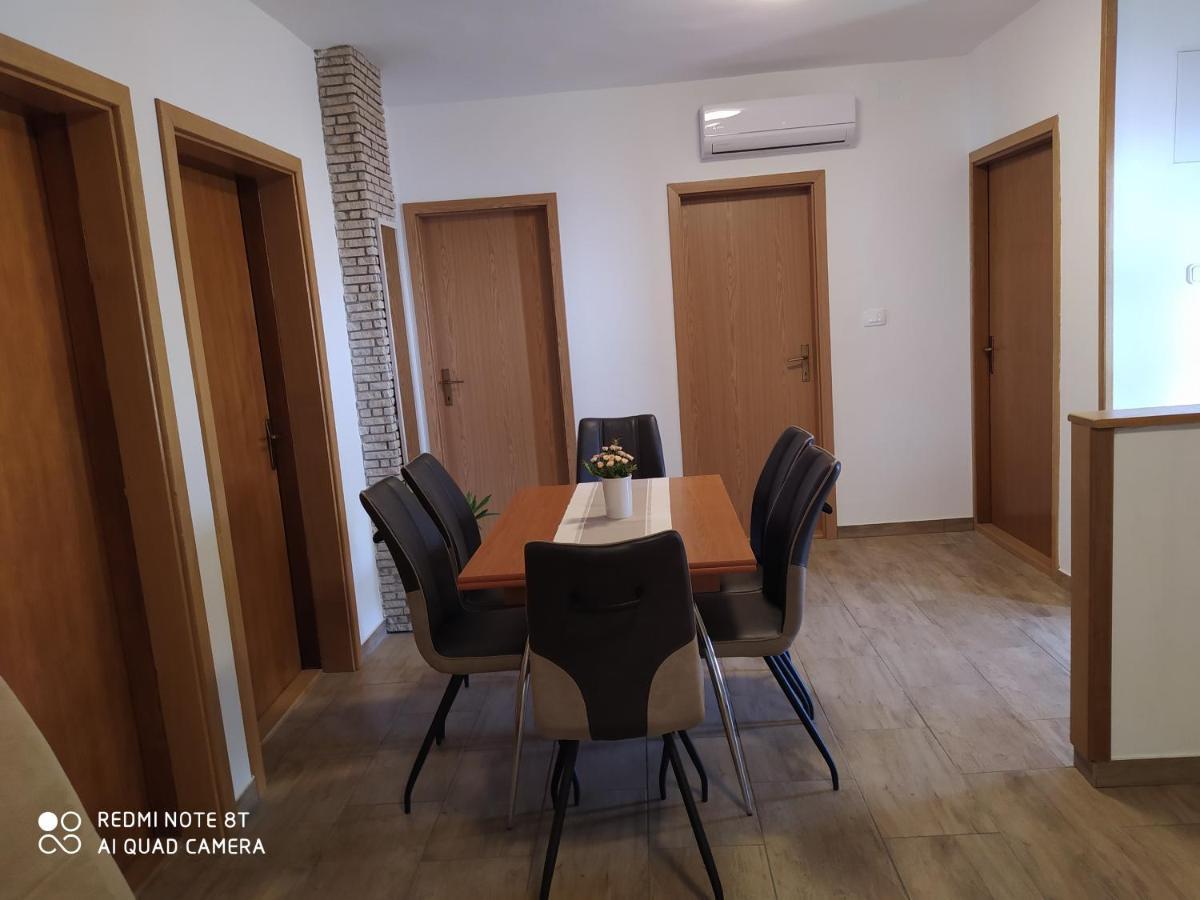 Apartmani Suzana Crikvenica Buitenkant foto